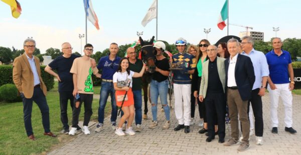 Premiazione Gran Premio della Repubblica Ippodromo Arcoveggio