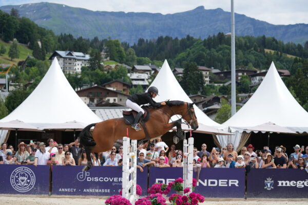 CSI3* Megève: una competizione e uno spettacolo incredibili 6 Leona Mermillod Baron in sella a First to Cash Out