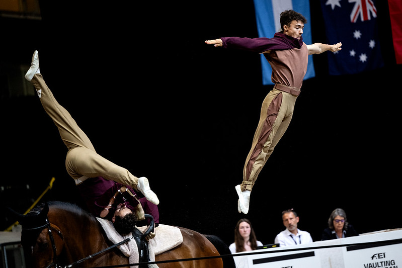 Campionati di Volteggio, Bern 2024: Europei Giovanili e Mondiali Senior 6 Team France performs in the Nations Team FEI Vaulting Championships in Bern Copyright FEI Martin Dokoupil 1