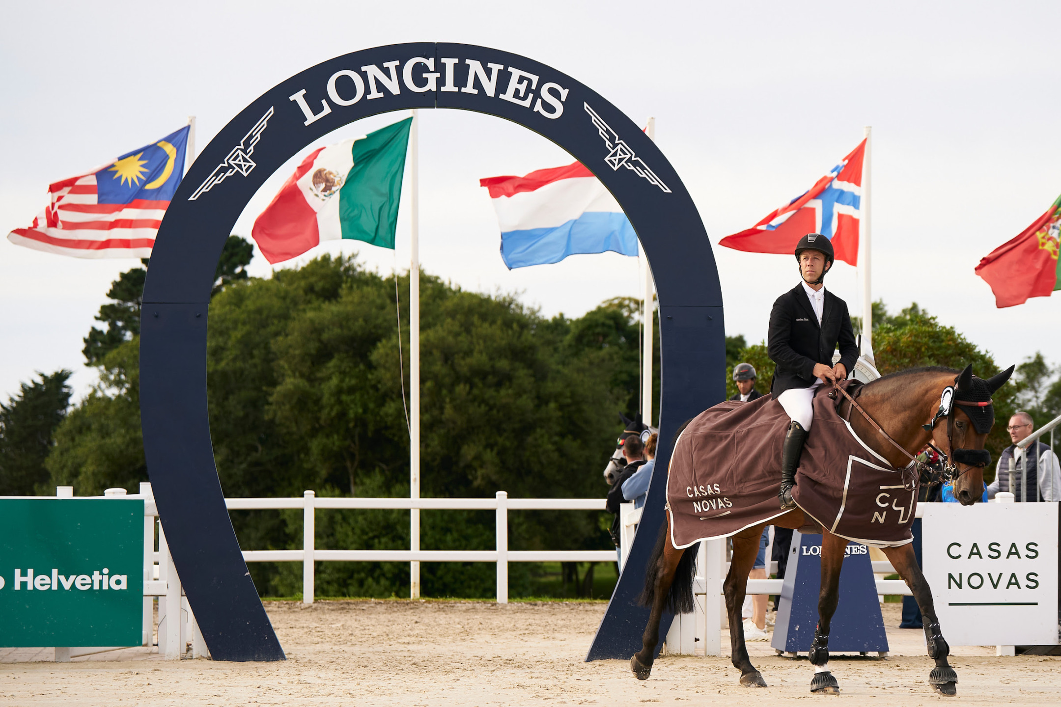 Intervista a Maikel van der Vleuten dopo la sua brillante prima giornata al CSI4* A Coruña. 1 Maikel Van der Vleuten a Coruna intervista èper le Olimpiadi di Parigi 2024