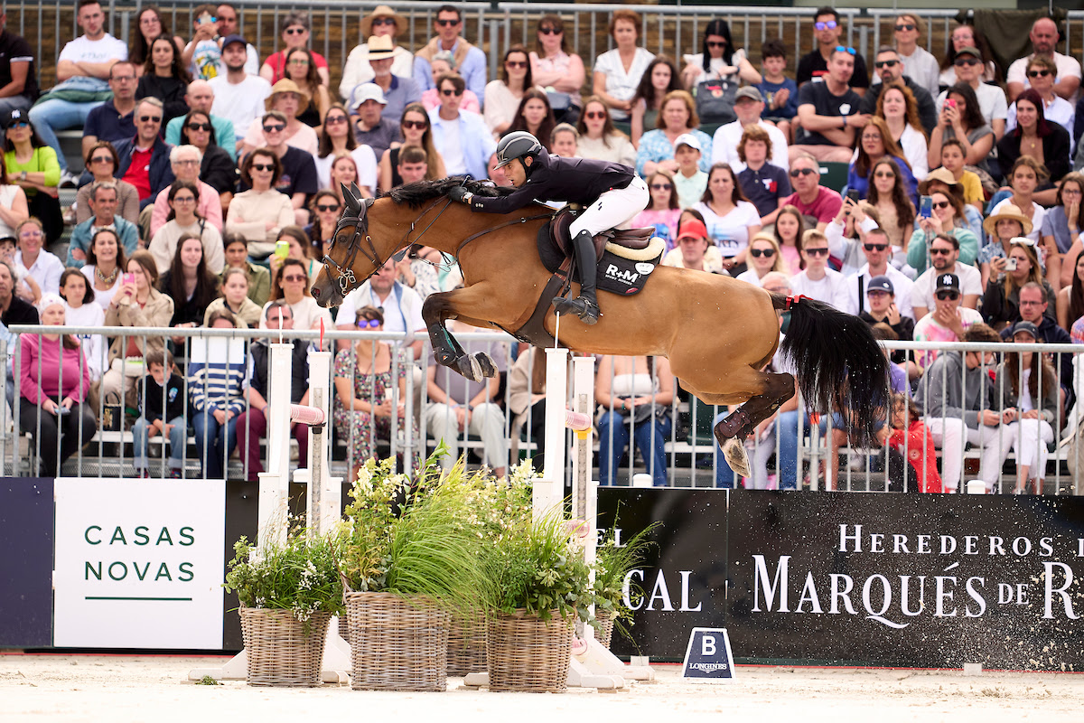 Il CSI4* Gran Premio Casas Novas va a Víctor Bettendorf 2 Oxer Sport / CSI A Coruña (c) Víctor Bettendorf in sella a Foxy de la Roque