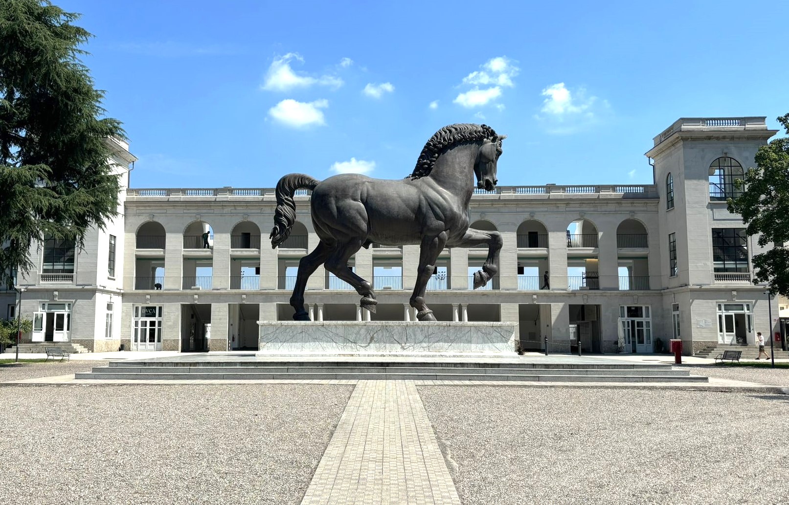 Giovedì sera all'Ippodromo SNAI San Siro con la 24^ giornata di trotto a partire dalle ore 20,25. L’impianto milanese di piazzale dello Sport 6 ospita una nuova riunione di trotto l’8 agosto. 1 Ippodromo SNAI San Siro 24a edizione 2024.