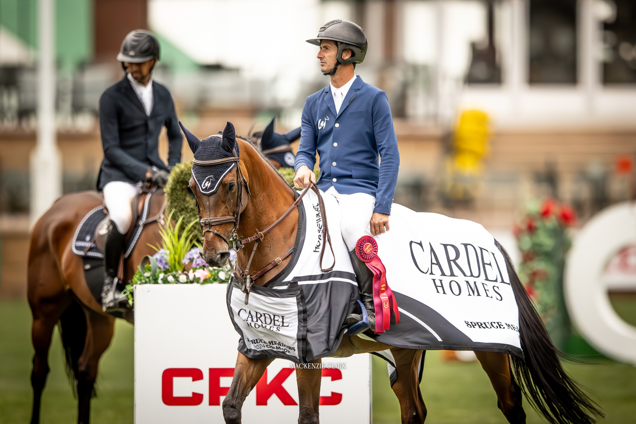 Spruce Meadows 'Masters' 2024: Julien Gonin apre le danze vincendo la Cardel Homes Cup 1 Julien Gonin su Estrella De La Batia ai Spruce Meadows 'Masters' 2024