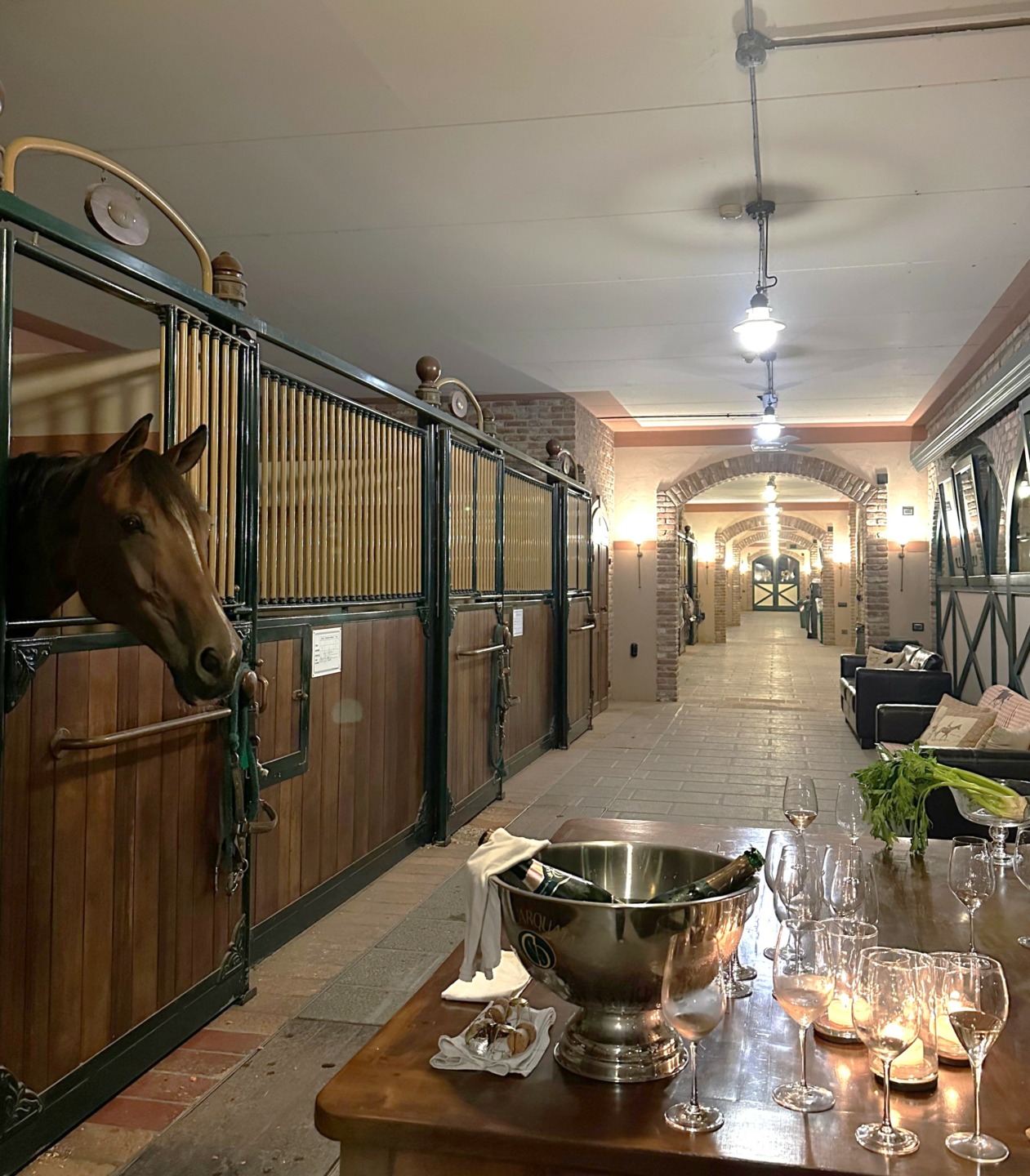 Una serata esclusiva: “I Franciacorta che non ti aspetti” di Vill'Arquata 4 Aperitivo nelle scuderie de La Barbatella