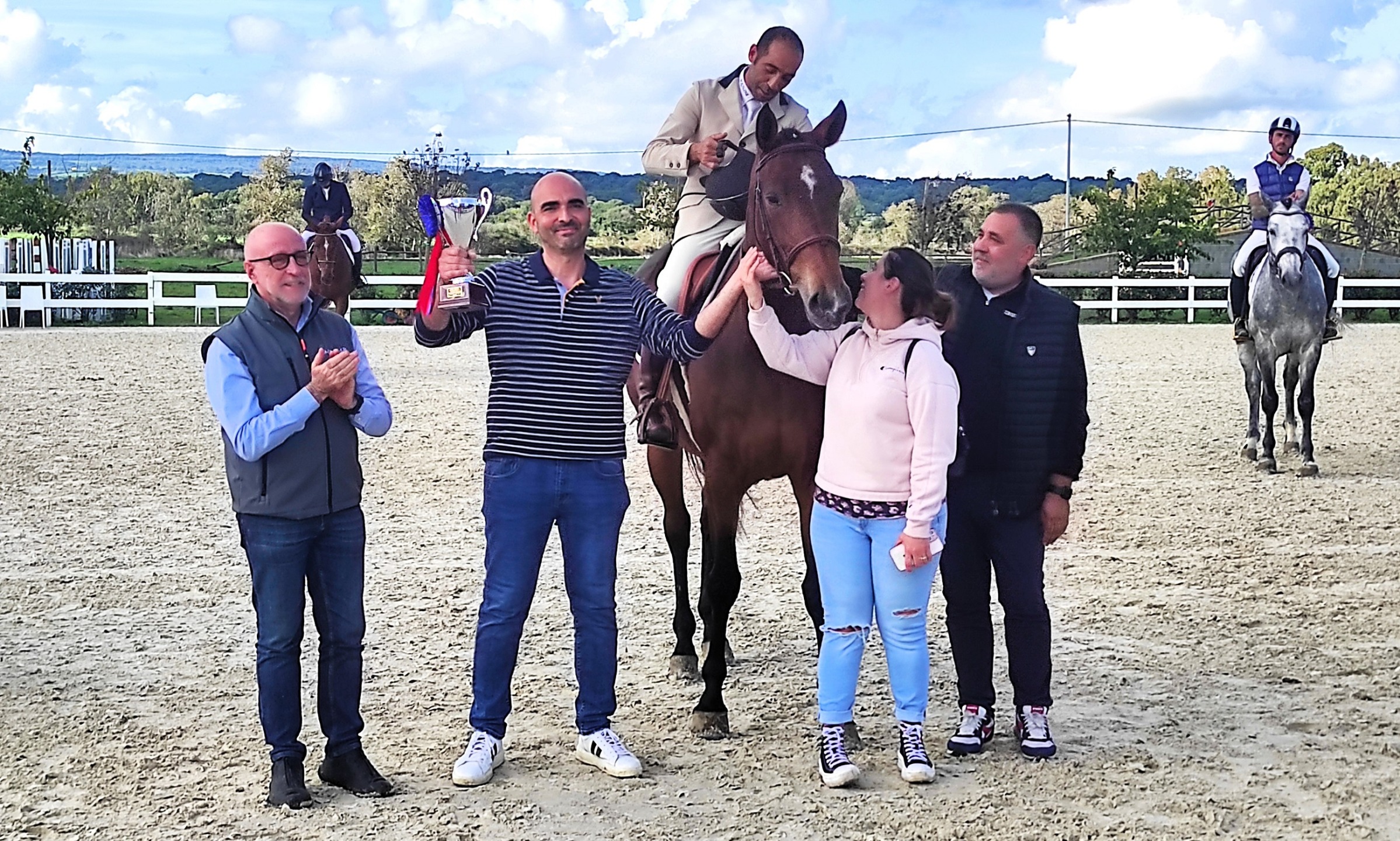 Equitazione e allevamento: nella rassegna Agris per puledri di 3 anni Fair Lady Million, Favola Baia e Fuego Calliente vincono la prova di salto montato 3 Favola Baia col cavaliere Pische Pinna e Ferrandu
