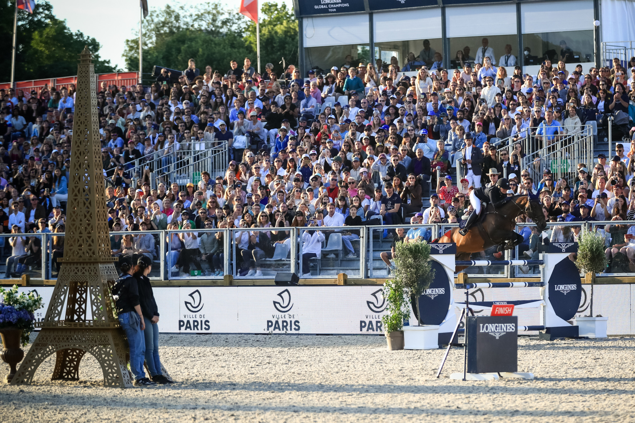 I primi 10 della ranking Longines Global Champions Tour si dirigono verso le finali di Rabat 9 Jeanne Sadran Dexter de Kerglenn CSI5 1.60m Grand Prix LGCT PARIS 220624 MS2 7894