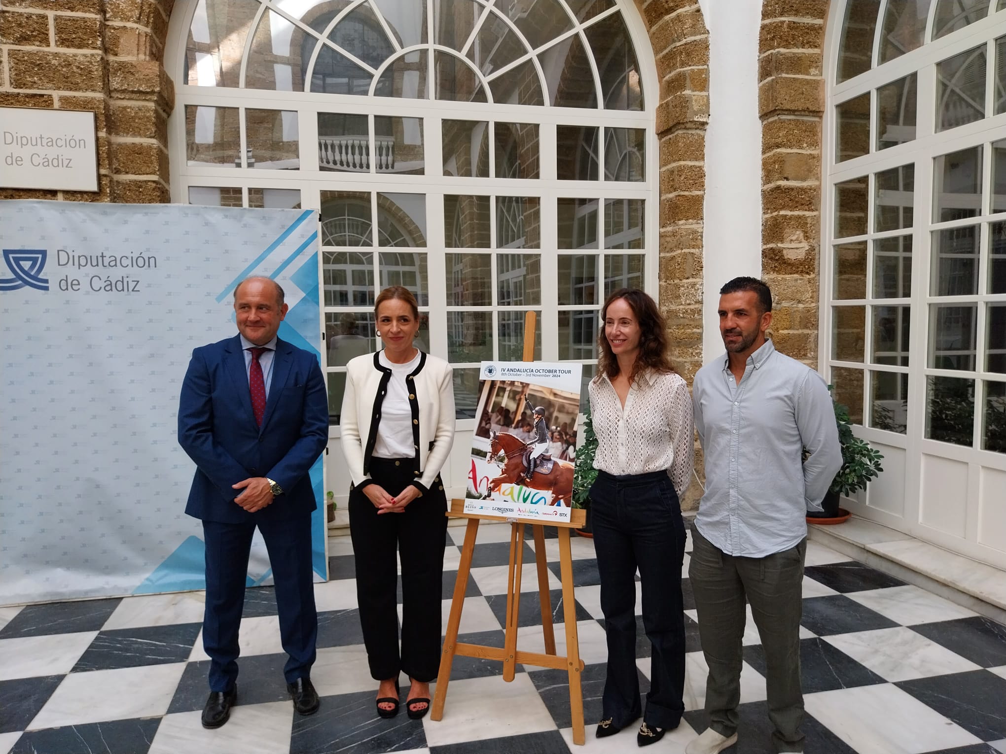 Il tour di ottobre dell'Andalusia è pronto a partire e includerà il dressage qui alla Dehesa Montenmedio. 1 Andalucia October Tour 2024. salto ostacoli.
