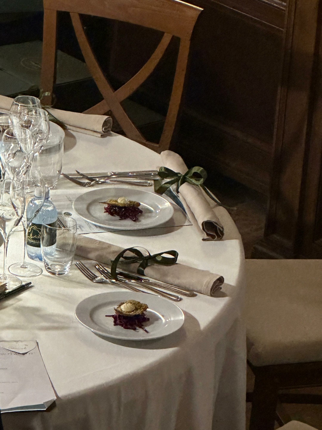 Una serata esclusiva: “I Franciacorta che non ti aspetti” di Vill'Arquata 8 tavola apparecchiata