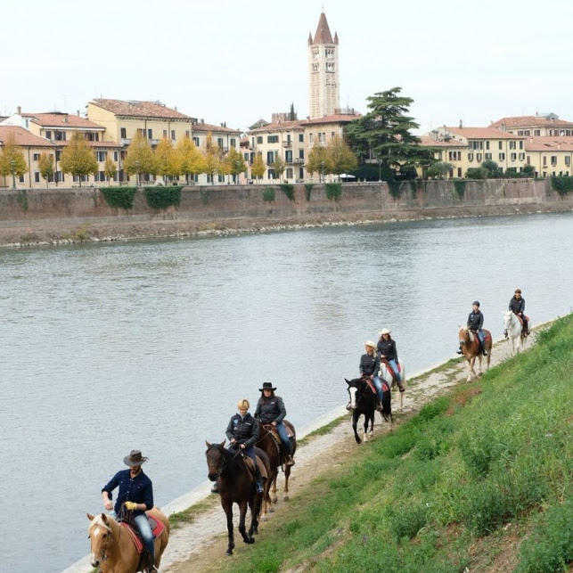 Fieracavalli: Turismo Equestre in crescita con 21.00 equi turisti 21.000 e 7.000 KM di Ippovie Certificate. 1 Fiercavalli Ippovie a Verona Fiera 2024.