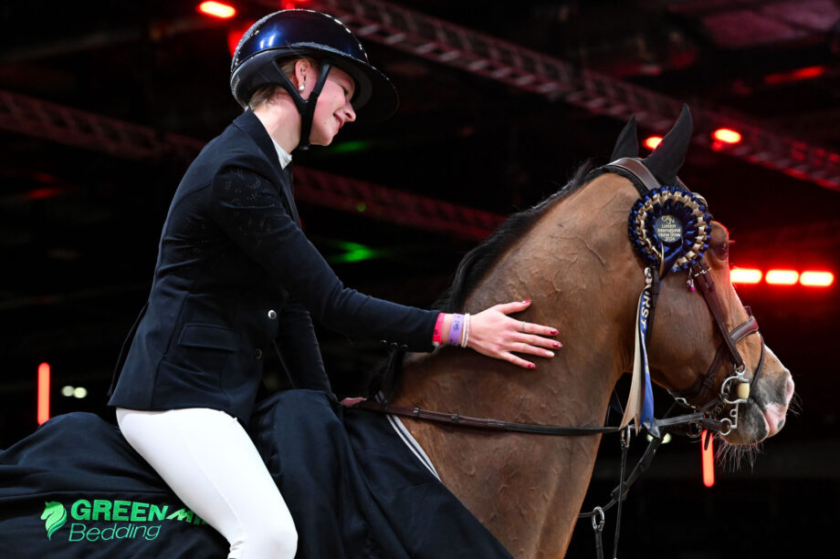 Daniel Coyle e Wilm Vermeir dominano a Londra 4 Emily Gulliver riding Fleur De Nuit