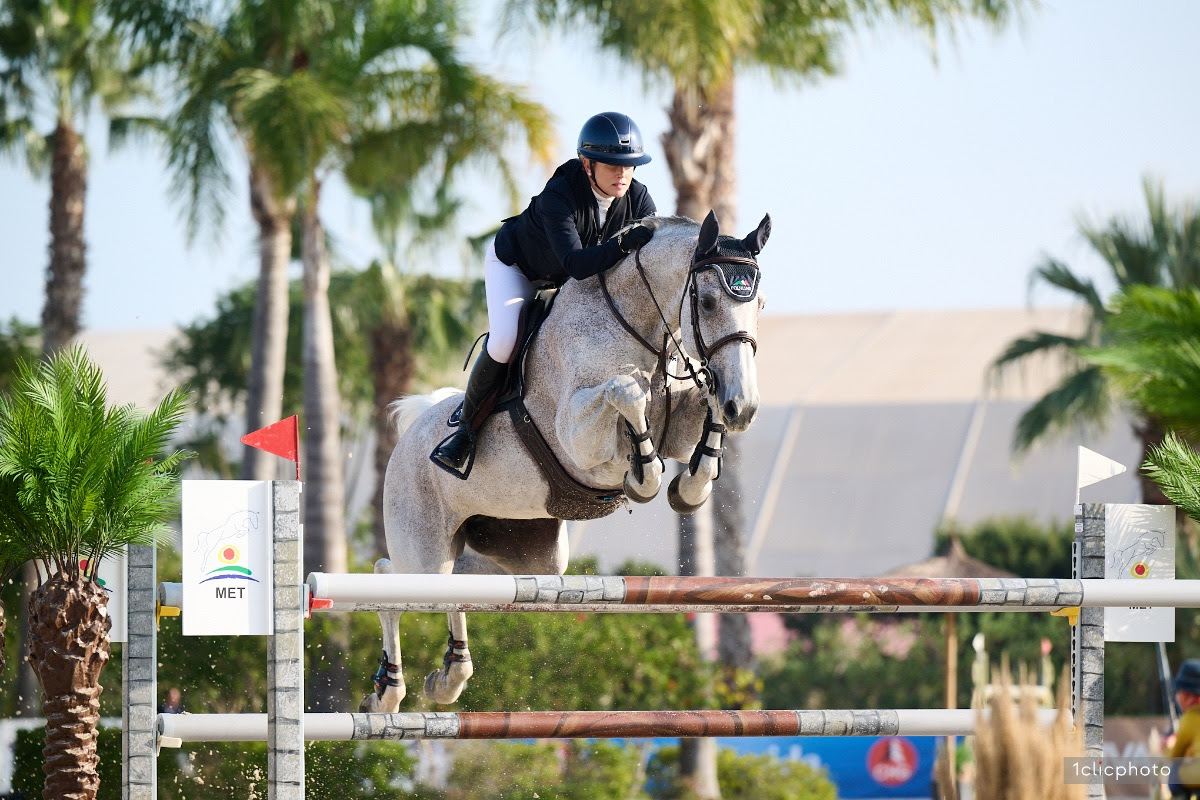 Laura Renwick domina il Gran Premio CSI2* a Oliva Nova con Enjoy CK Z 2 IMG 3480