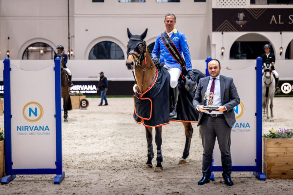 Al Shira'aa Horse Show: Christian Ahlmann vince il CSI3* Nirvana Travel & Tourism 1.45 m 5 Il tedesco Christian Ahlmann al primo posto nel CSI3* Nirvana Travel & Tourism 145 cm Speed Class
