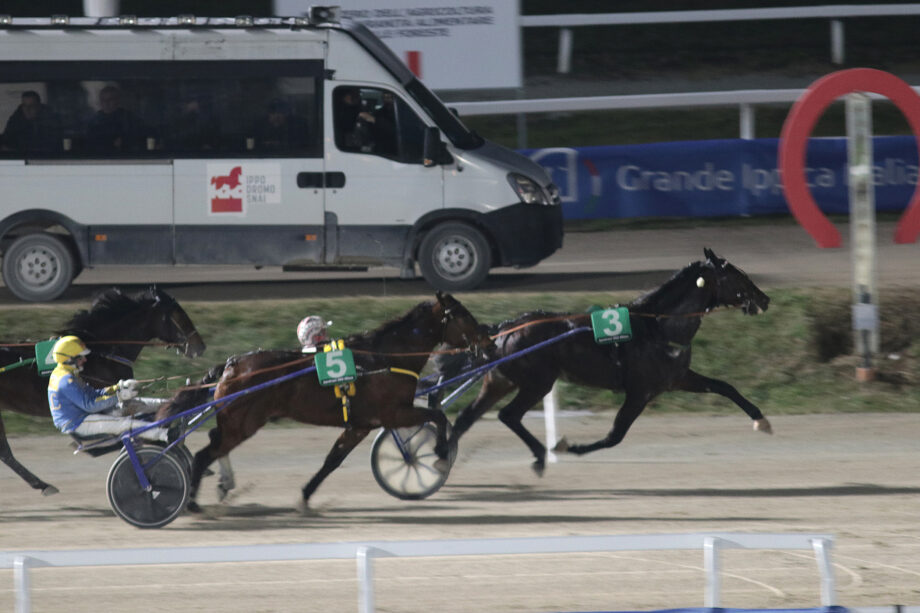 Trotto: brillano all'Ippodromo Snai San Siro Fuoco degli Dei e Cesare AMG 2 Corsa7 PREMIO SCUDERIA INDAL