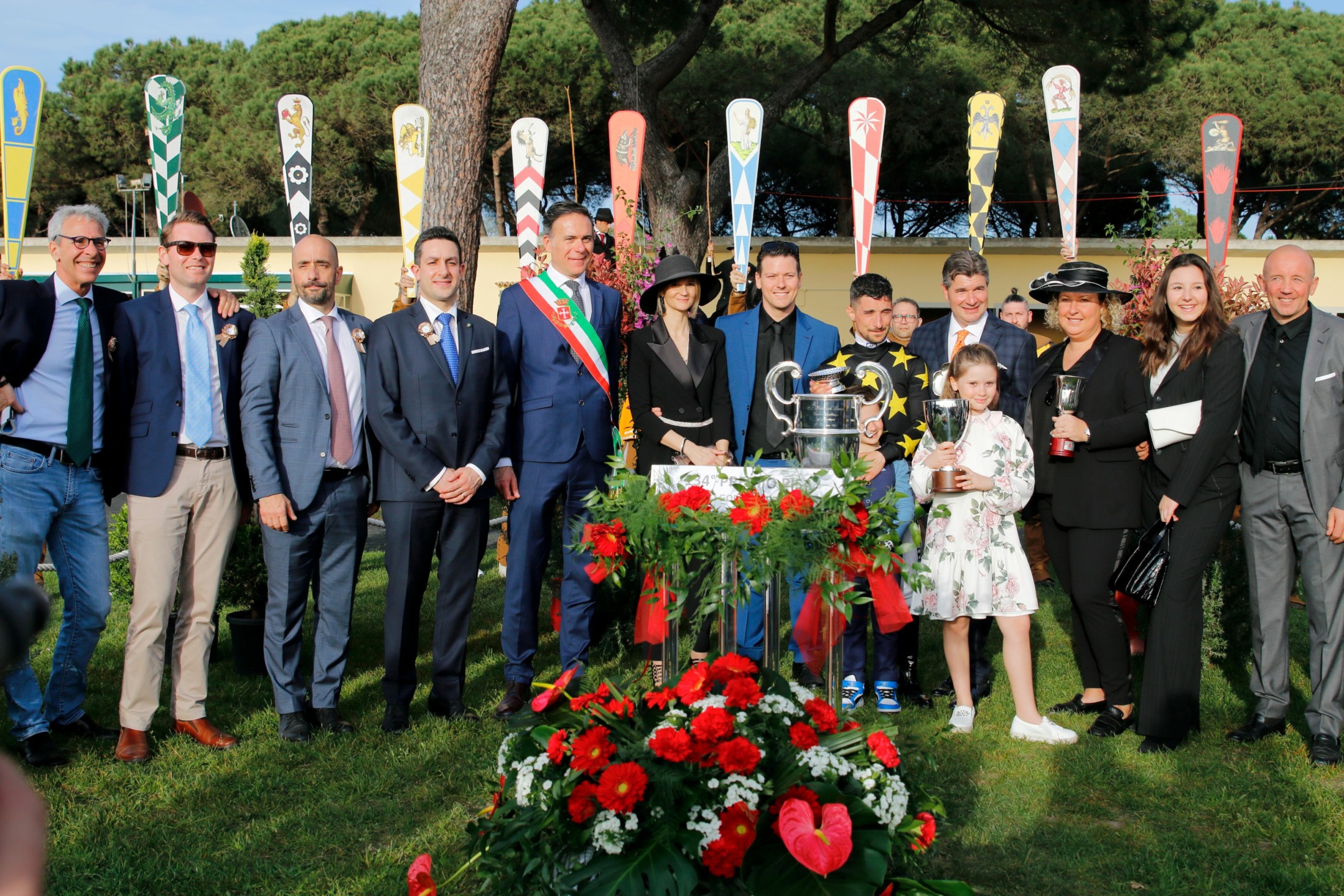 Pronti per la fase finale la stagione di corse iniziata il 22 ottobre, che culminerà con il 135° Premio Pisa. 1 Presentiamo la fase finale della stagione di corse iniziata il 22 ottobre,