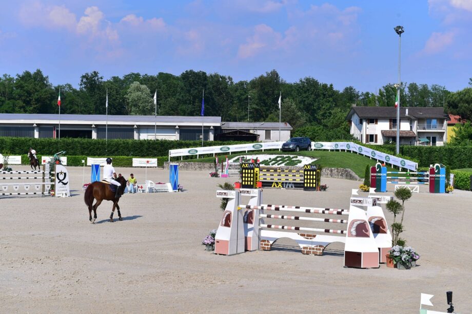 The Equieffe Equestrian Centre in Gorla Minore kicks off an international show jumping season 2 Equieffe Equestrian Centre strutture 6 1