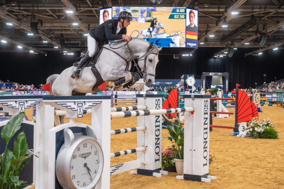 Il Longines Hong Kong International Horse Show conclude le gare di salto ostacoli a 5 stelle, con Zascha Nygaard Lill Crowrned vincitore dell'emozionante Longines Grand Prix. 2 lon 3