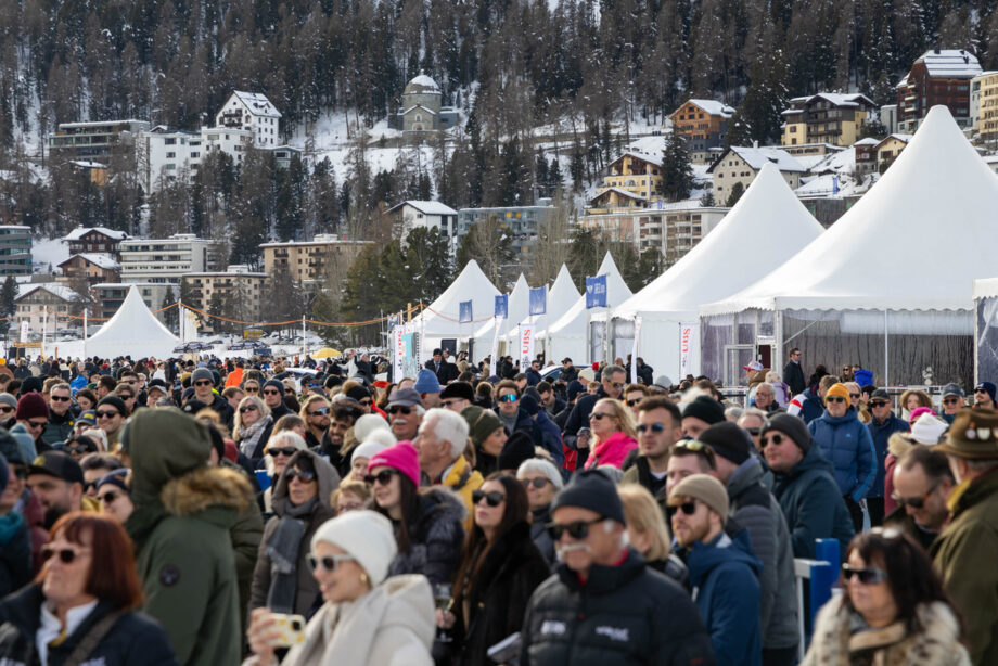 Clément Lheureux vince l'84° Gran Premio di St. Moritz con Saadi. 2 whiteturf 16.02.2025 A.Furger 166