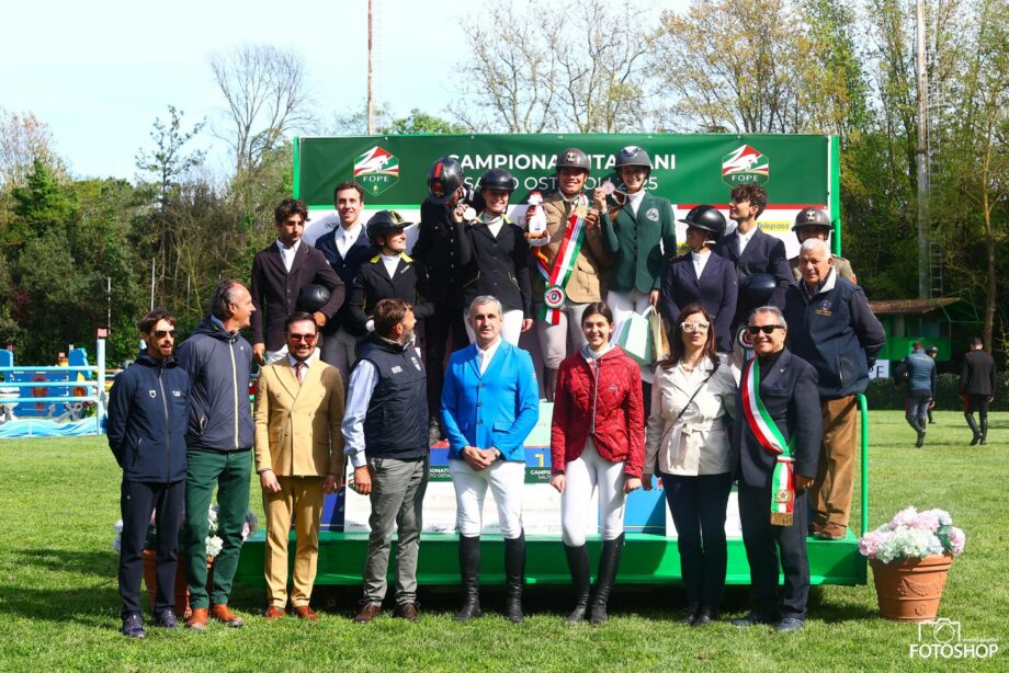 Paolo Paini conquista il tricolore: è lui il nuovon campione di salto ostacoli. 3 4 Podio Camp Assoluto Under 25