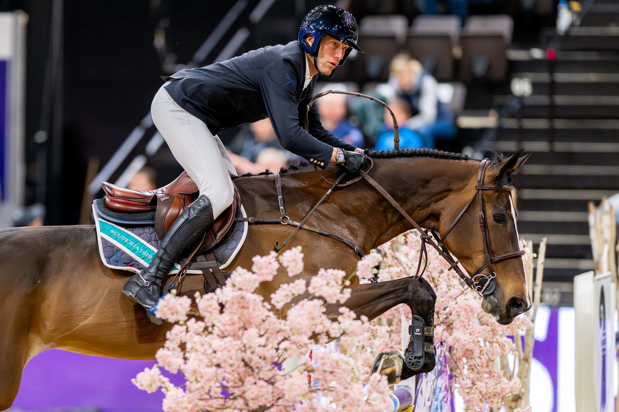 Martin Fuchs conquista la second final competition della Longines FEI Jumping World Cup Final 2025 5 Kevin Staut