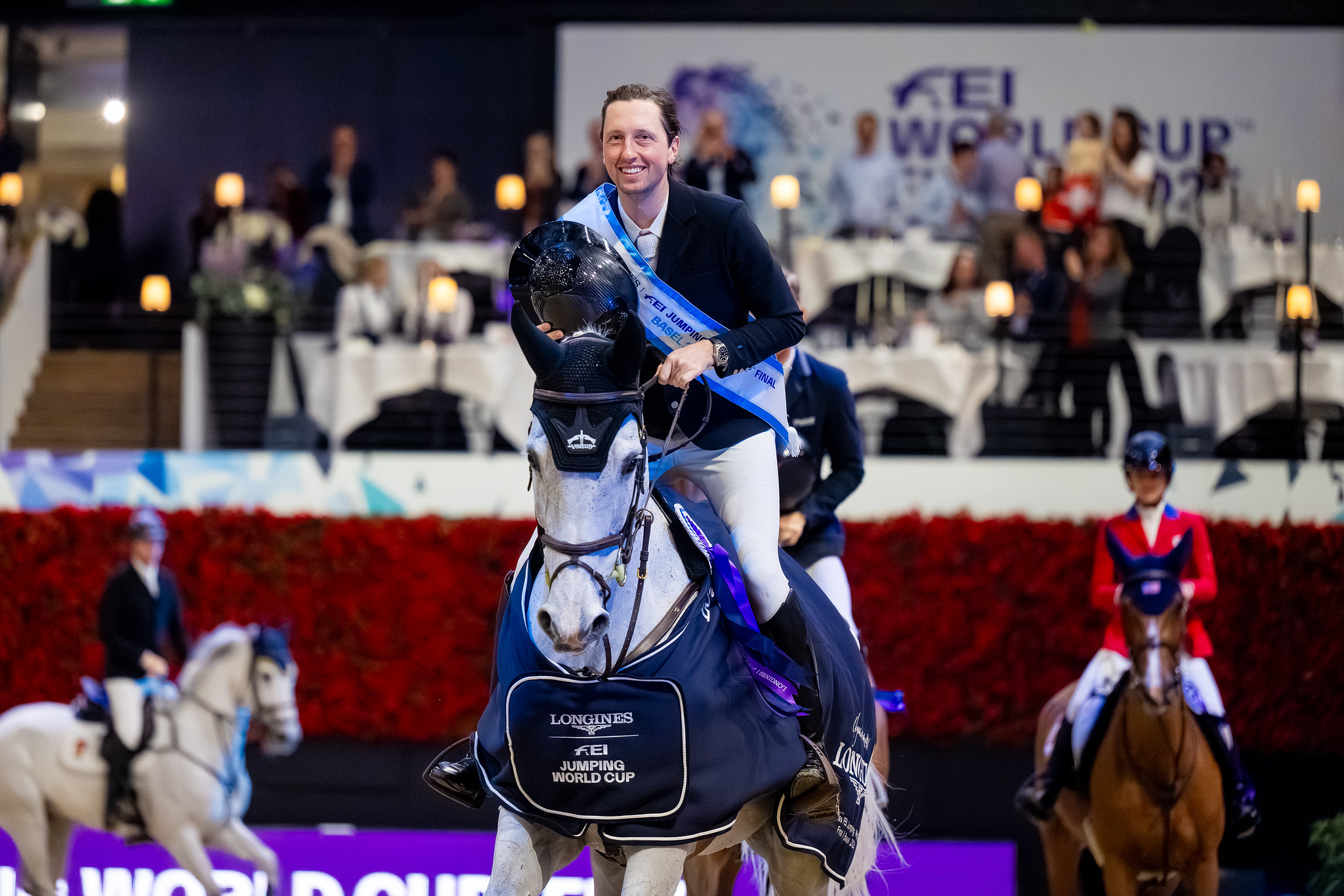Martin Fuchs conquista la second final competition della Longines FEI Jumping World Cup Final 2025 1 Martin Fuchs su Leone Jei alla Longines FEI Jumping World Cup Final 2025 di Basilea