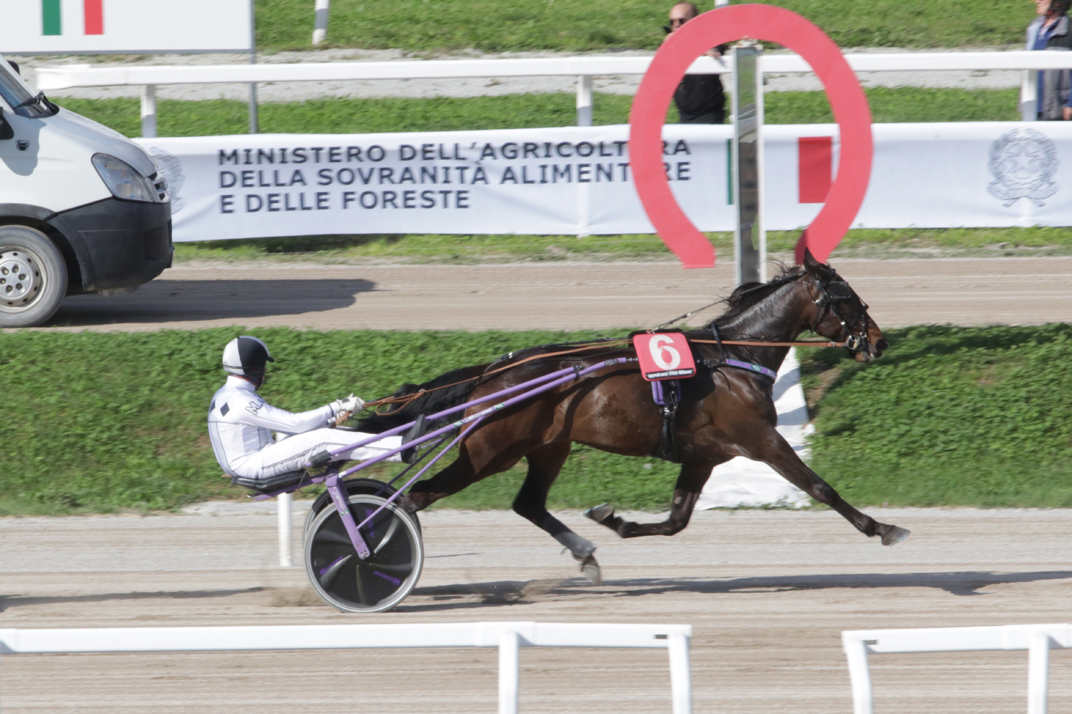 All’ippodromo Snai San Siro venerdì 18 di trotto 3 San Siro CAMPIONATO ITALIANO GD - 1a PROVA