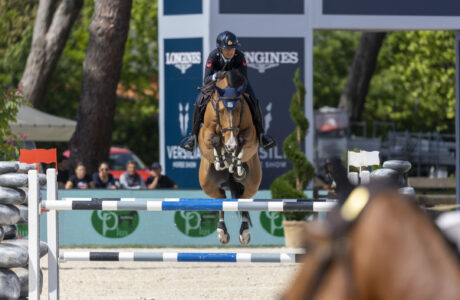 Giulia Martinengo Marquet trionfa al Versilia Horse Show nel Gran Premio presented by Giorgio Armani 1 Martinengo Marquet Giulia Captain Morgan Weering Z_Longines Versilia Horse Show 2025