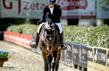 Intervista al cavaliere Omar Al Marzouqi all'Al Shira'aa Le Lame Sagrantino Show Jumping 2025 1 Omar Al Marzouqi al centro ippico Le Lame di Montefalco per l'Al Shira'aa Le Lame Sagrantino Show Jumping 2025