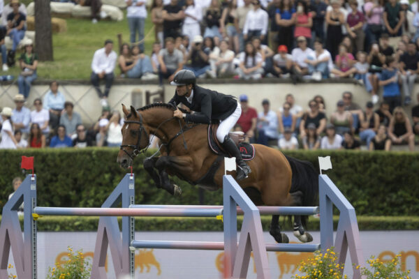 Dal 15 al 18 maggio a Gorla per l'internazionale a 4 stelle. 23 Steve Guerdat su Caracho