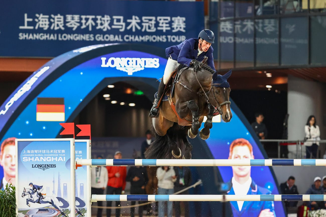 Deusser domina sotto le luci con un'incredibile vittoria nel jump-off di Shanghai