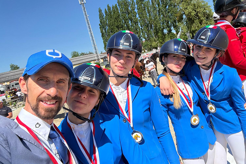 Si chiude con un secondo ed un terzo posto dei Team Italia Junior e Young Riders, la due giorni di Coppe delle Nazioni dello CSIO Youth di Linz, in Austria. 2 linz 1