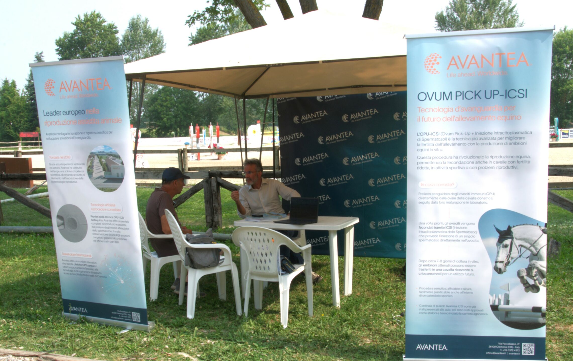 Circuito FISE cavalli giovani Tortona stand incontri