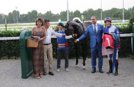Il sabato sera di galoppo all'ippodromo SNAI San Siro con la giovane generazione sotto i riflettori. 1 IL sabato sera di galoppo all'ippodromo SNAI San Siro