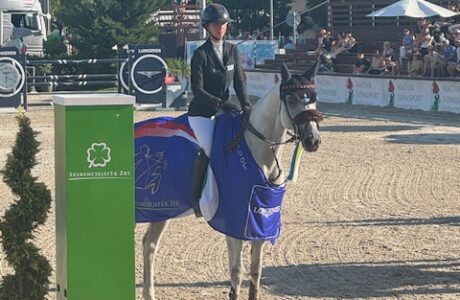 CSI3 Budapest: dopo la vittoria in Coppa delle Nazioni, il Gran Premio va alla tedesca Marie Ligges su Ballerina . 1 CSI3 Budapest: dopo la vittoria in Coppa delle Nazioni, il Gran Premio va alla tedesca Marie Ligges su Ballerina .