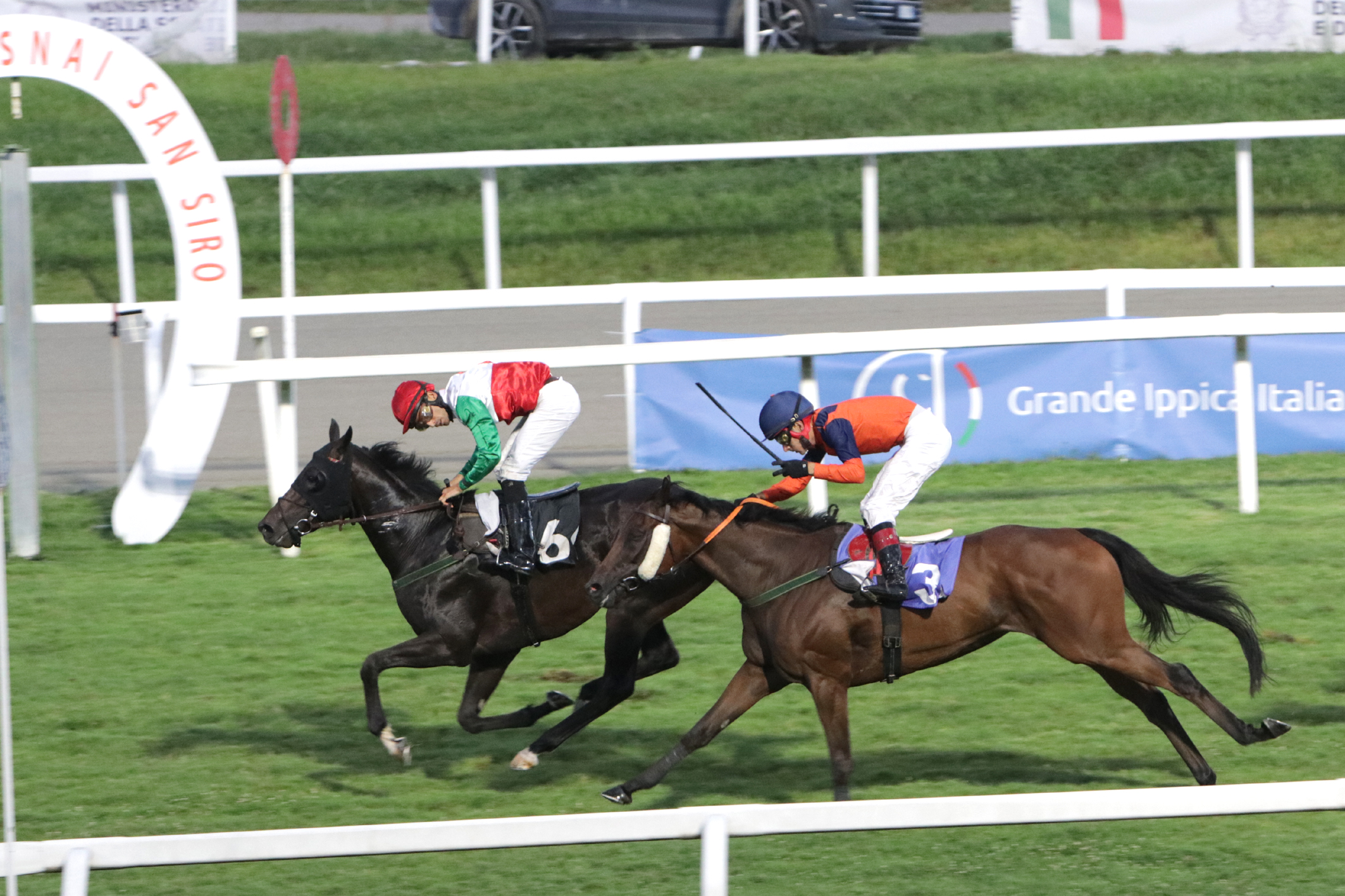 All'Ippodromo SNAI San Siro lunedì di galoppo valido per la 29^ giornata stagionale: tra vento e pioggia Magicstardust vince l'Handicap. 1 All'Ippodromo SNAI San Siro lunedì di galoppo valido per la 29^ giornata stagionale