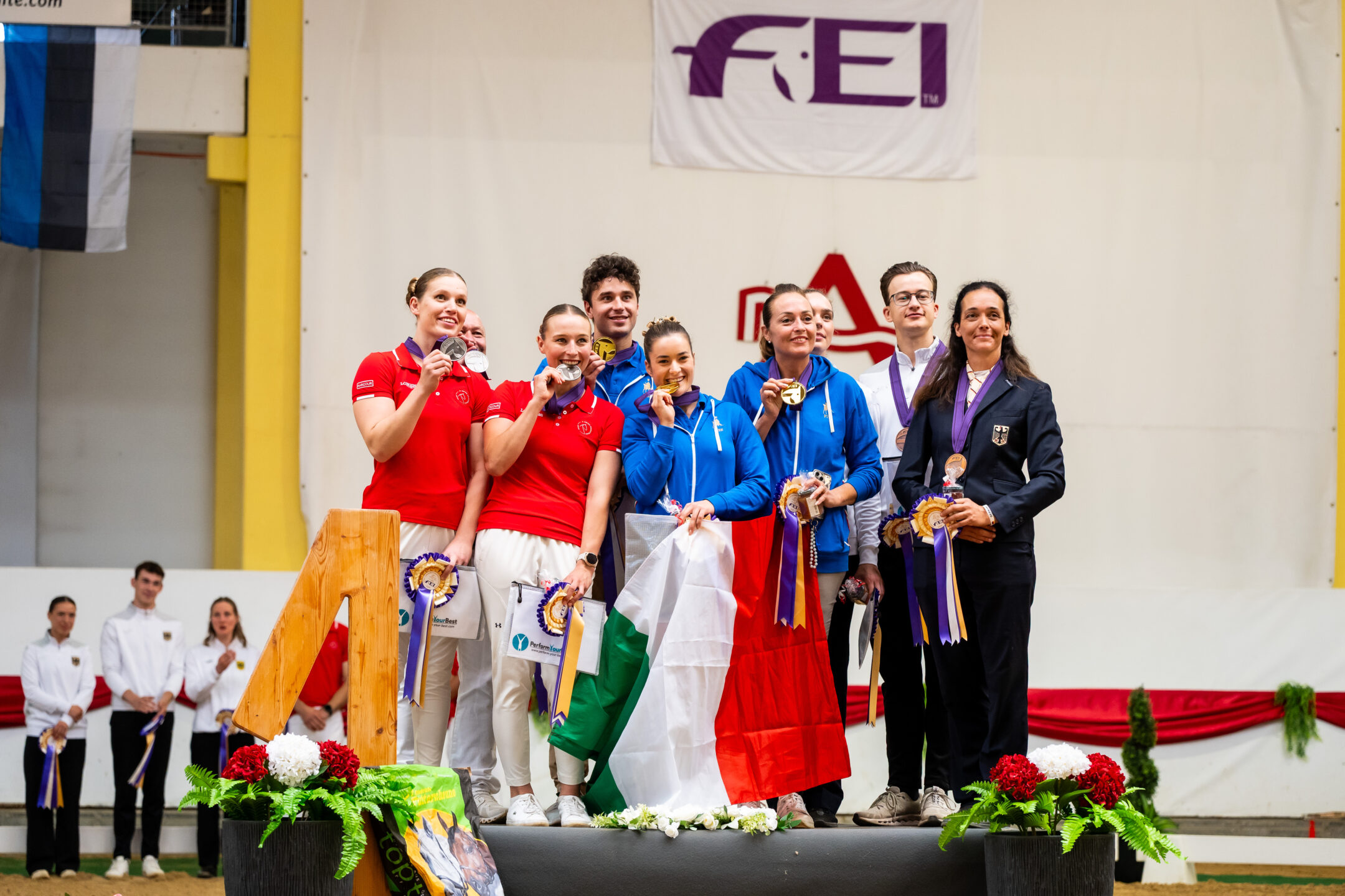Campionati Europei di Volteggio 2025: Greggio e Zanella conquistano l’oro nel Pas de Deux 4 54696453587 2d3631c3cf o