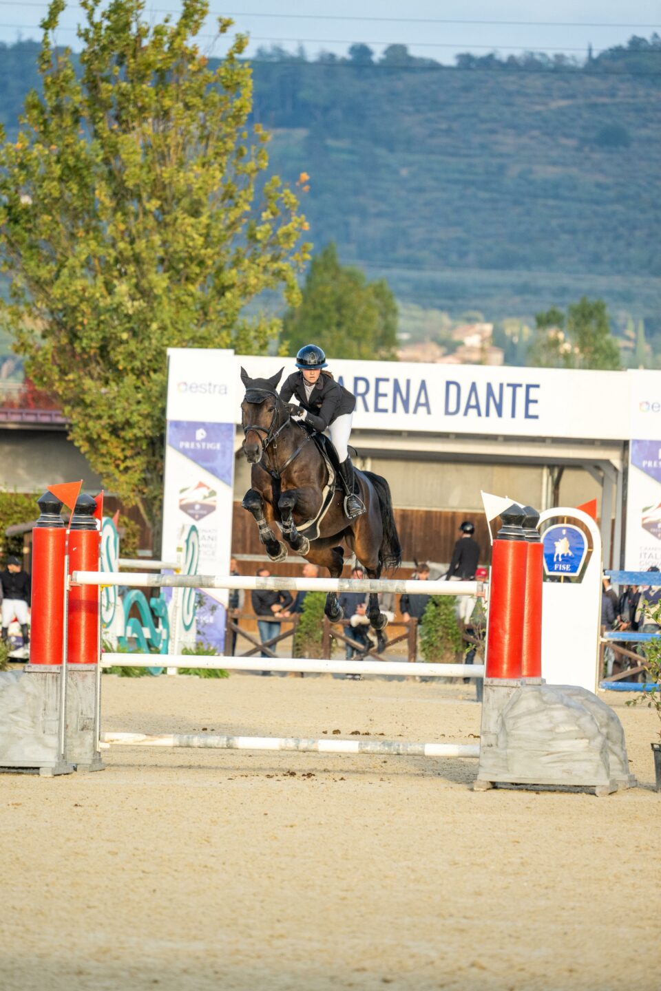 Greta Lepratti, la nuova young star del salto ostacoli italiano 5 Greta-Lepratti-e-Mercy-Vant-Ruytershof-Arezzo-2025-Italiani-giovanili