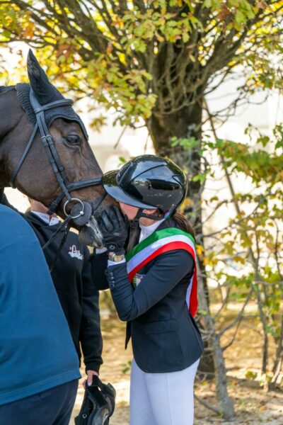 Greta Lepratti, la nuova young star del salto ostacoli italiano 27 Greta-Lepratti-e-Mercy-Vant-Ruytershof-Arezzo-2025-Italiani-giovanili
