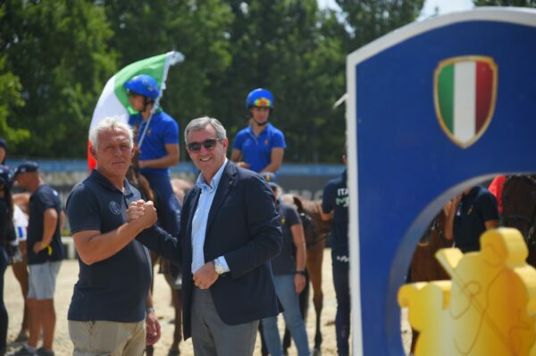 Andrea Piazza e il Presidente della FISE Marco Di Paola
