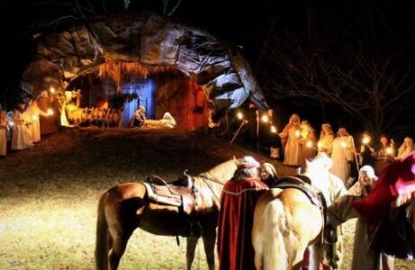 Zoccoli nel silenzio. I presepi viventi.