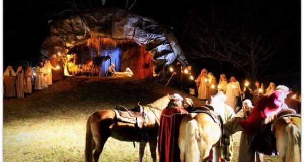 Zoccoli nel silenzio. I presepi viventi.