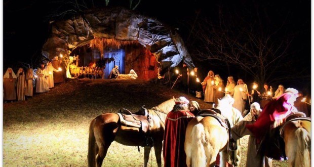 Zoccoli nel silenzio. I presepi viventi.