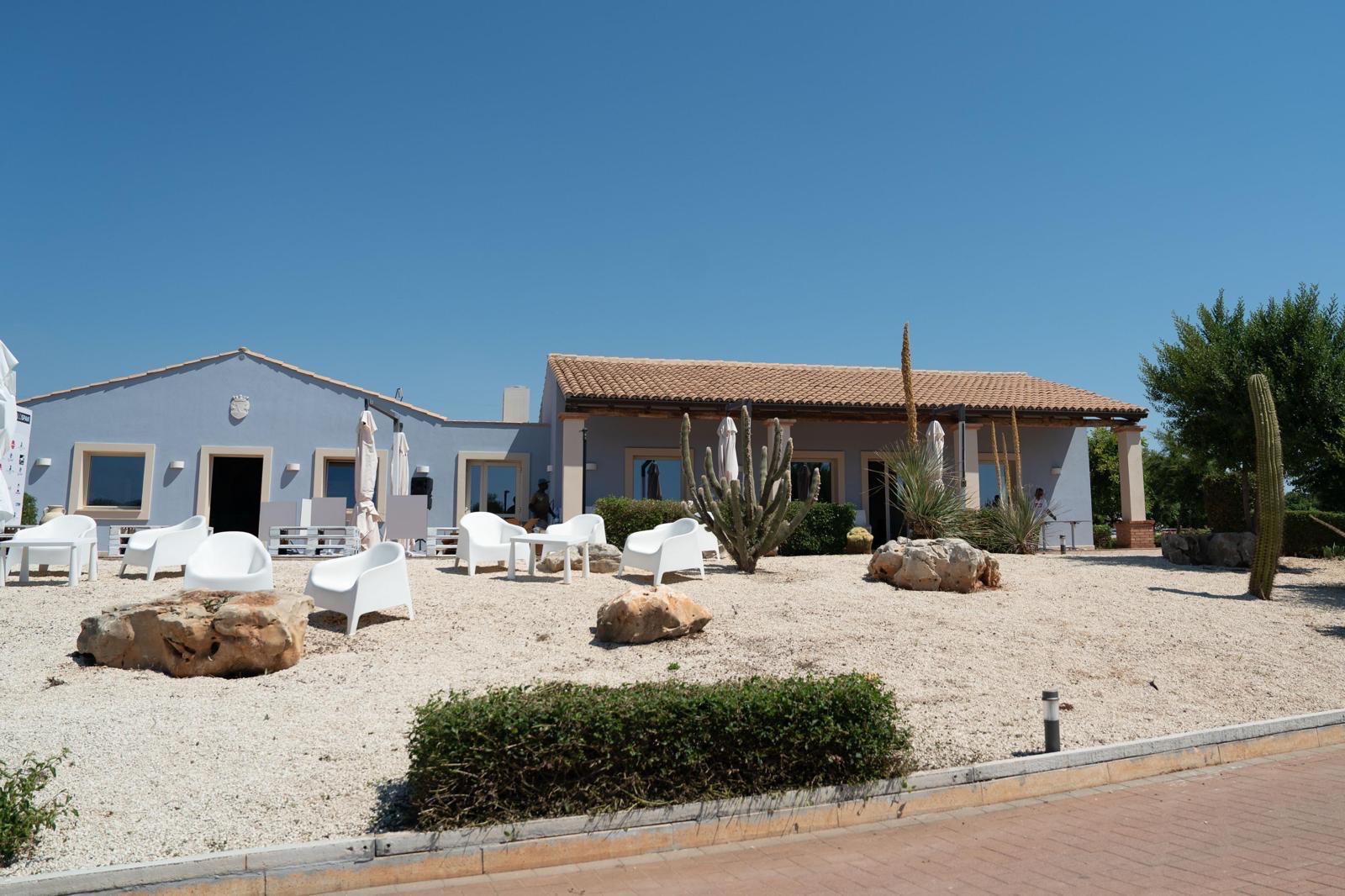 edd25360 d1dd 4cfa 98b6 ff4a5b366b4a