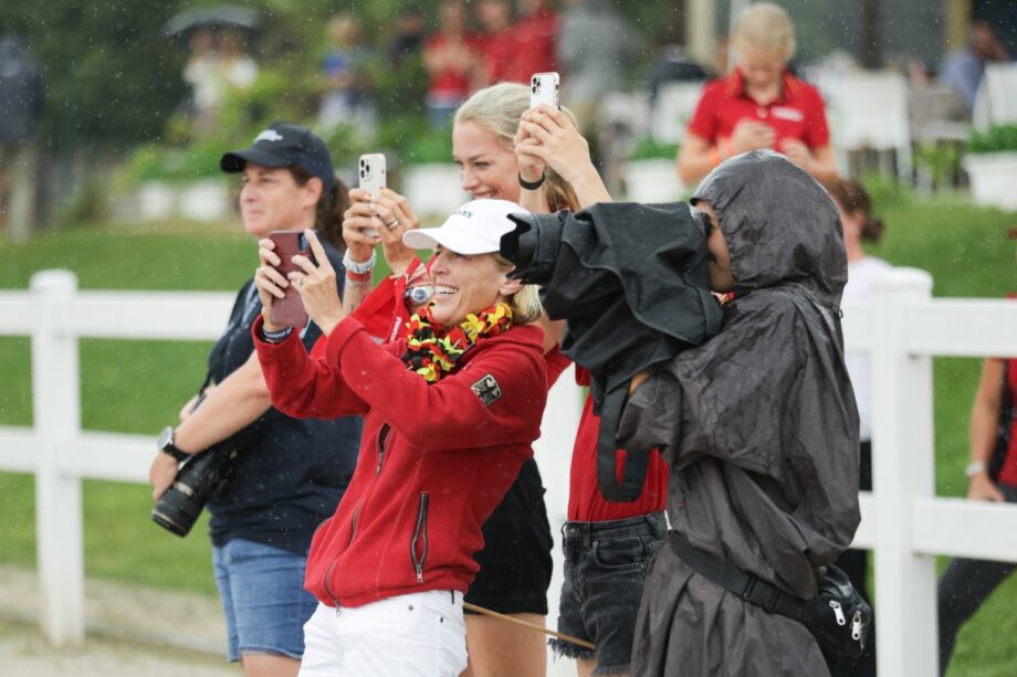 7a7d5b49 246d 4172 ad97 de04b6c09ede