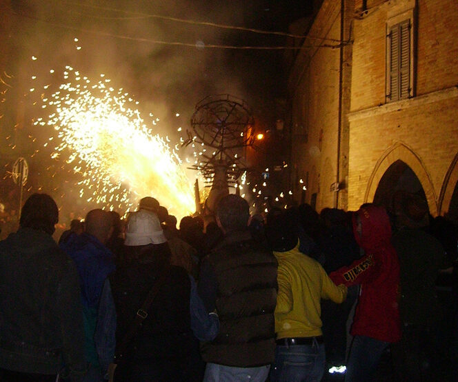 Il cavallo e la Pasqua: una storia che non ti aspetti 5 Cavallo di fuoco edited