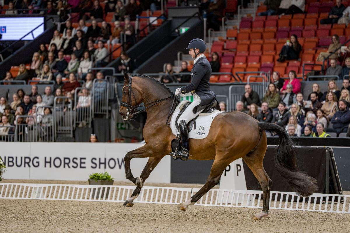 Patrik Kittel (SWE) and Touchdown