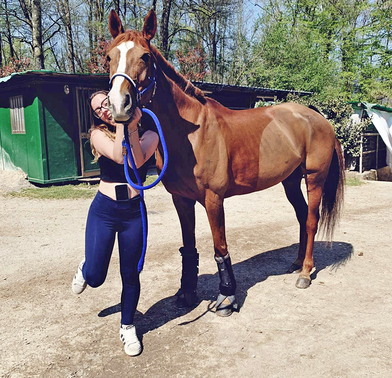 Francesca Marinò e la sua migliore amica Zelpa di Gallura. 2 211