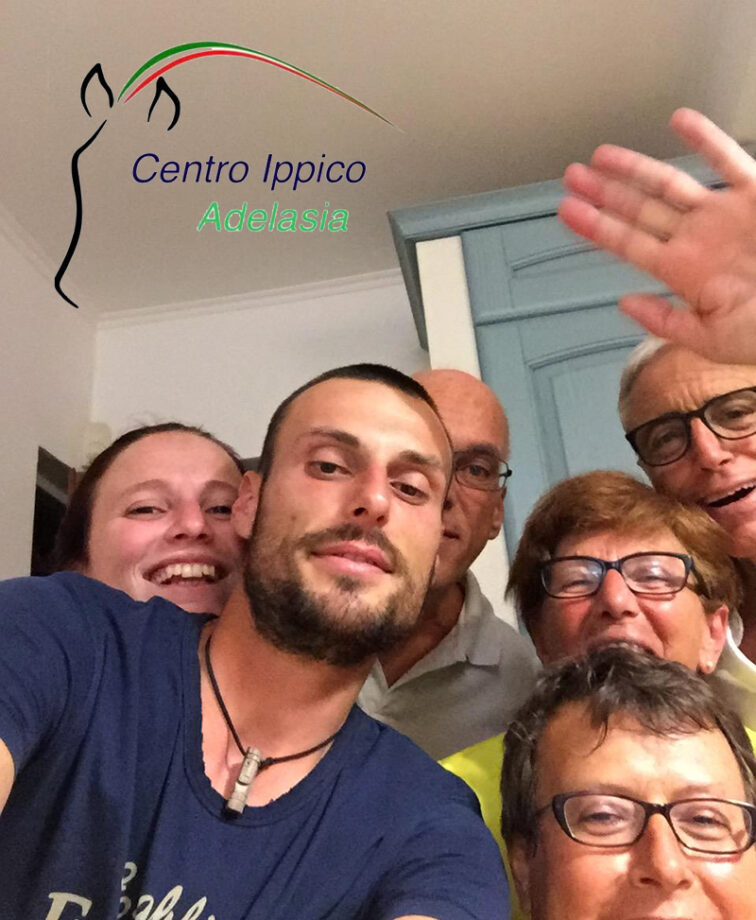 Dietro ogni cavallo ci sono famiglie che ci credono, Buona Pasqua dal Centro Ippico Adelasia. 2 34