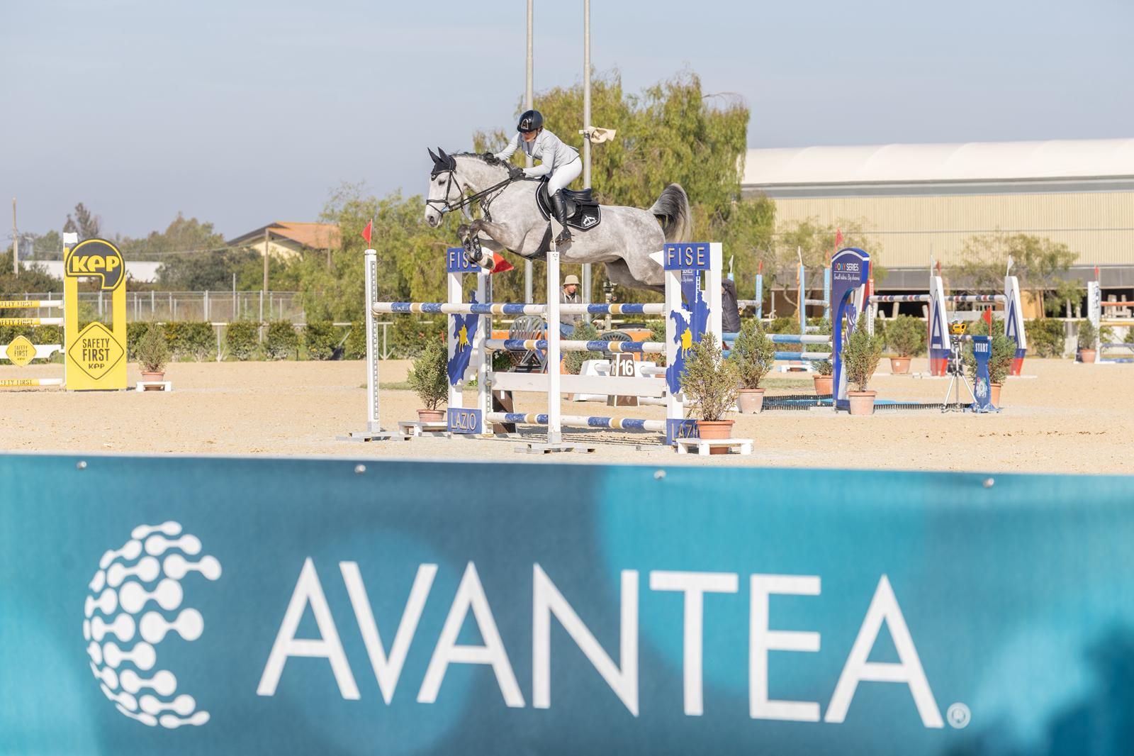 Simona Mazzullo & Mind Off vincitrice Circuito fise avantea cavalli giovani 7 anni