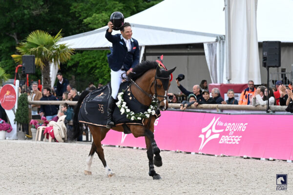 JOSÉ MARÍA LAROCCA DANS LE GRAND PRIX CSI4* in Bourg-en-Bresse