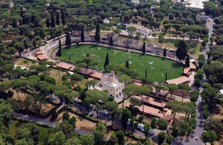 Da Villa Borghese al mondo, dal mondo a Villa Borghese, così Piazza di Siena è diventato evento globale.